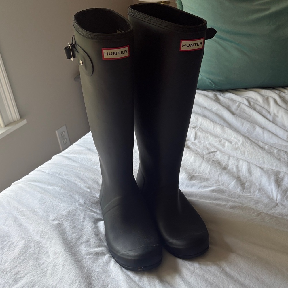 Hunter Black Matte Tall Rain Boots with Adjustable Buckle; Like New